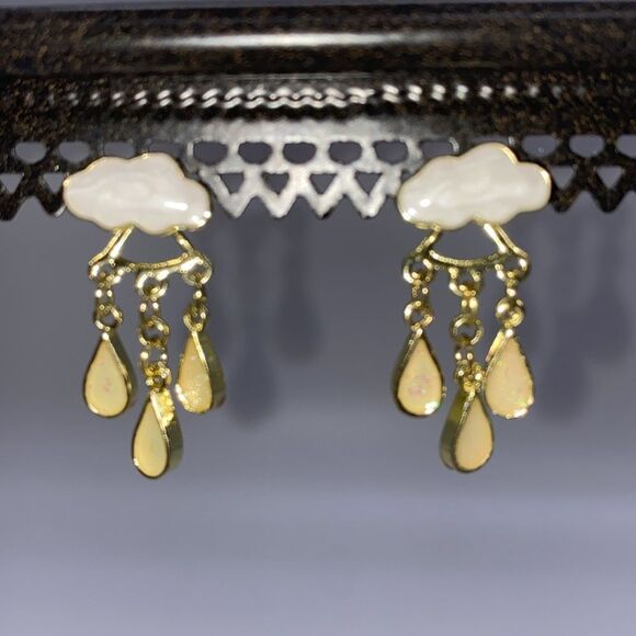 ✨🆕✨🌧️ Cute Rainy Cloud Tassel Earrings 🌧️ ✨ - Picture 7 of 14